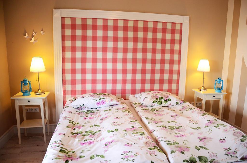 Stare Sady Chillout Rooms "Pod Jabloniami" Mikołajki Ruang foto